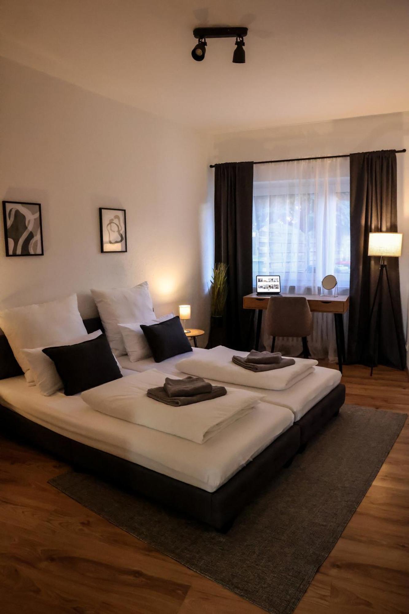 Stilvoll, Innenstadt, Parken Hamelin Buitenkant foto
